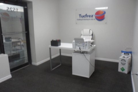 Propiedad comercial en alquiler en Kissimmee, Florida № 1910310 - foto 5