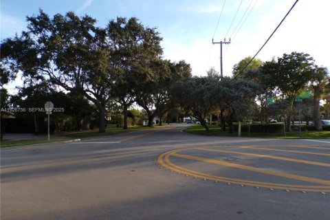 Купить коммерческую недвижимость в Лайтхаус-Пойнт, Флорида № 1986620 - фото 5
