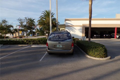 Купить коммерческую недвижимость в Лайтхаус-Пойнт, Флорида № 1986620 - фото 6