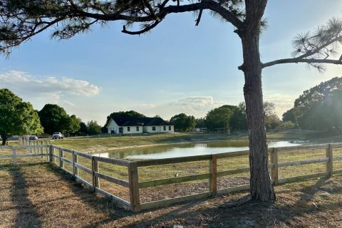 House in Loxahatchee Groves, Florida 4 bedrooms, 255.11 sq.m. № 2086794