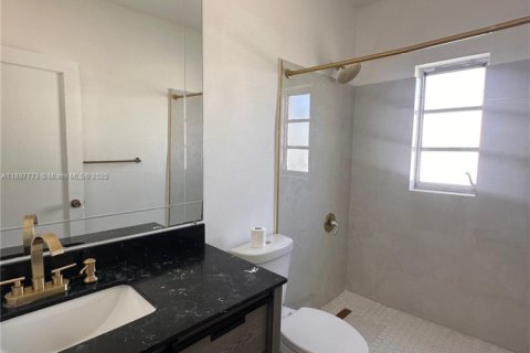 Снять в аренду виллу или дом в Майами, Флорида 3 спальни, 111.48м2, № 1949178 - фото 6