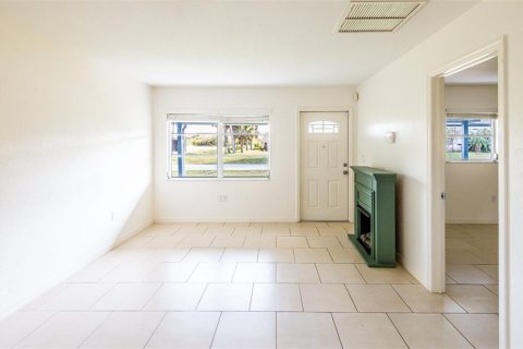 Villa ou maison à vendre à Port Charlotte, Floride: 3 chambres, 139.73 m2 № 1907019 - photo 5