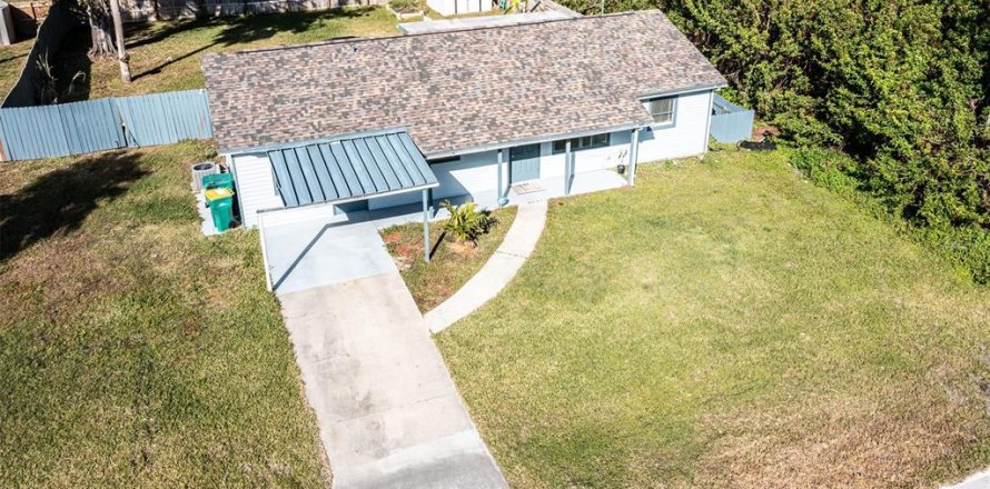 Villa ou maison à Port Charlotte, Floride 3 chambres, 139.73 m2 № 1907019