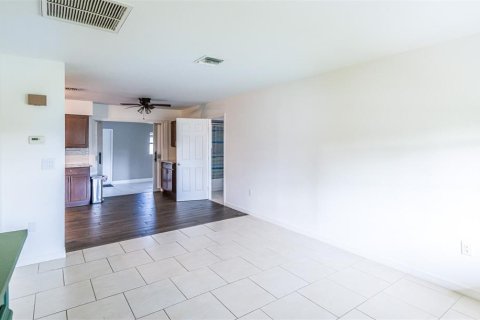 Villa ou maison à vendre à Port Charlotte, Floride: 3 chambres, 139.73 m2 № 1907019 - photo 6
