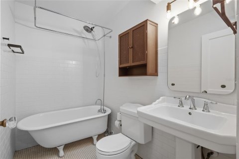 Casa en alquiler en Winter Park, Florida, 3 dormitorios, 204.01 m2 № 1772869 - foto 24