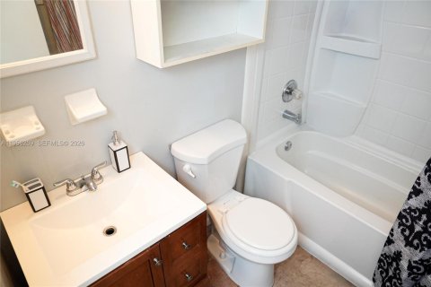 House in Sebastian, Florida 3 bedrooms, 124.58 sq.m. № 2011922 - photo 17