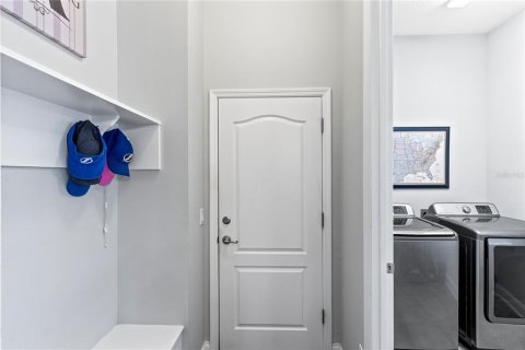 Casa en venta en Orlando, Florida, 4 dormitorios, 303.79 m2 № 2229678 - foto 20