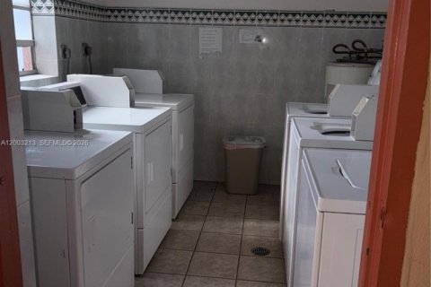 Copropriété à louer à Miami, Floride: 2 chambres, 85.93 m2 № 2170417 - photo 9