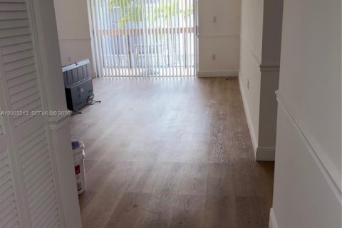 Copropriété à louer à Miami, Floride: 2 chambres, 85.93 m2 № 2170417 - photo 2