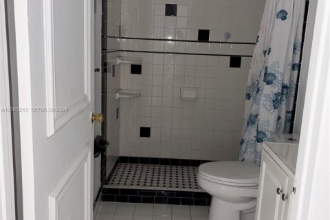 Copropriété à louer à Miami, Floride: 2 chambres, 85.93 m2 № 2170417 - photo 6