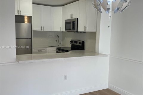 Copropriété à louer à Miami, Floride: 2 chambres, 85.93 m2 № 2170417 - photo 4