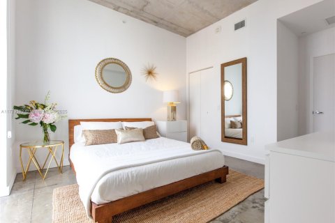 Condo in Miami, Florida, 1 bedroom  № 1994779 - photo 9