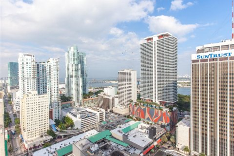 Condo in Miami, Florida, 1 bedroom  № 1994779 - photo 13
