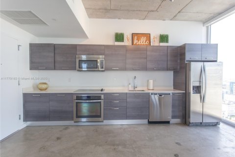 Condo in Miami, Florida, 1 bedroom  № 1994779 - photo 16