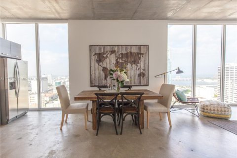 Condo in Miami, Florida, 1 bedroom  № 1994779 - photo 3