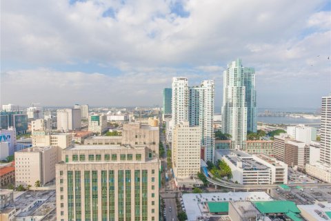 Condo in Miami, Florida, 1 bedroom  № 1994779 - photo 14