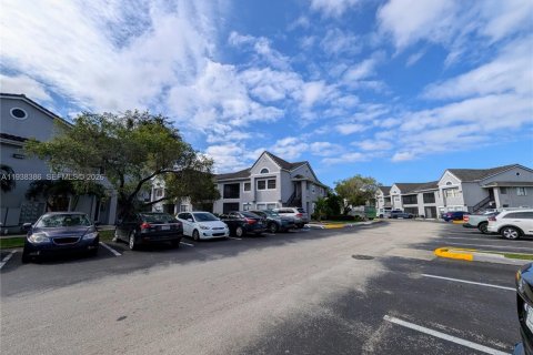 Condominio en alquiler en Miami, Florida, 1 dormitorio, 53.79 m2 № 1996004 - foto 30