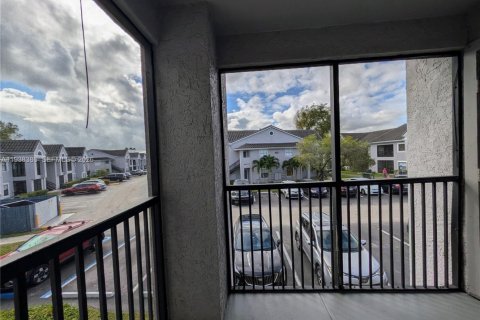 Condominio en alquiler en Miami, Florida, 1 dormitorio, 53.79 m2 № 1996004 - foto 27