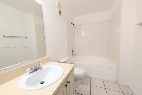 Condominio en alquiler en Miami, Florida, 1 dormitorio, 53.79 m2 № 1996004 - foto 21