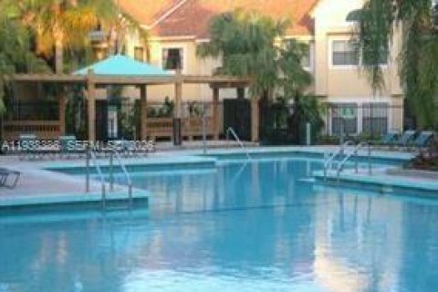 Copropriété à louer à Miami, Floride: 1 chambre, 53.79 m2 № 1996004 - photo 8