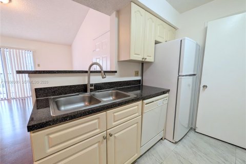 Condominio en alquiler en Miami, Florida, 1 dormitorio, 53.79 m2 № 1996004 - foto 10