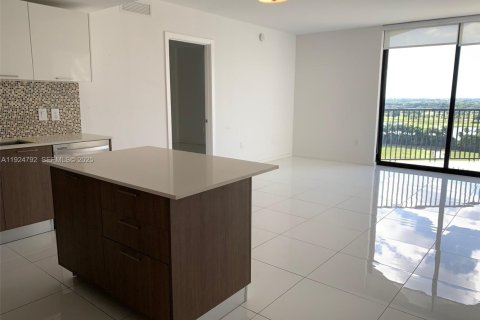 Condominio en alquiler en Doral, Florida, 2 dormitorios, 108.32 m2 № 1983109 - foto 10