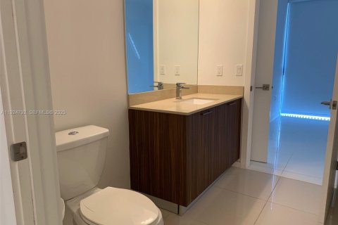 Condominio en alquiler en Doral, Florida, 2 dormitorios, 108.32 m2 № 1983109 - foto 9