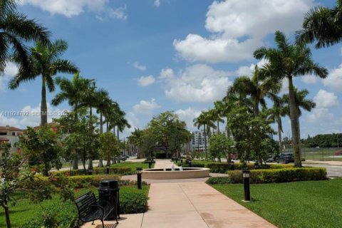 Condominio en alquiler en Doral, Florida, 2 dormitorios, 108.32 m2 № 1983109 - foto 19