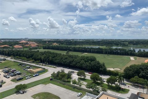 Condominio en alquiler en Doral, Florida, 2 dormitorios, 108.32 m2 № 1983109 - foto 2