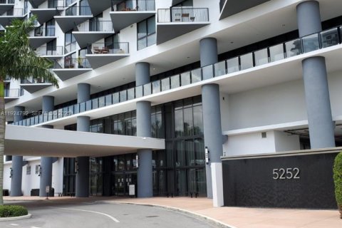 Condominio en alquiler en Doral, Florida, 2 dormitorios, 108.32 m2 № 1983109 - foto 13