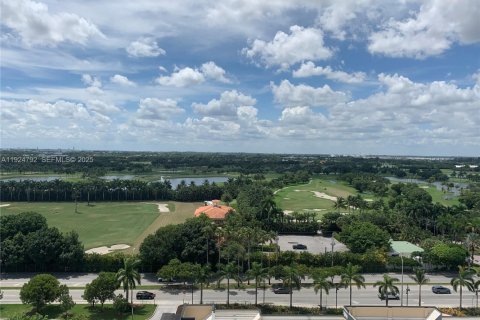 Condominio en alquiler en Doral, Florida, 2 dormitorios, 108.32 m2 № 1983109 - foto 1