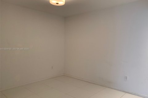 Condominio en alquiler en Doral, Florida, 2 dormitorios, 108.32 m2 № 1983109 - foto 6