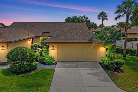 House in Sarasota, Florida 3 bedrooms, 132.66 sq.m. № 1899967 - photo 1