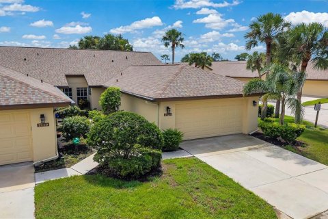 House in Sarasota, Florida 3 bedrooms, 132.66 sq.m. № 1899967 - photo 2