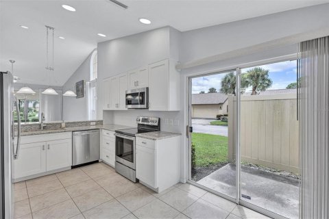 House in Sarasota, Florida 3 bedrooms, 132.66 sq.m. № 1899967 - photo 17