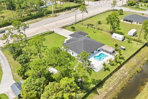 Villa ou maison à vendre à Loxahatchee Groves, Floride: 4 chambres, 263.75 m2 № 2389478 - photo 13