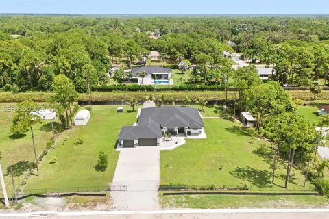 Villa ou maison à vendre à Loxahatchee Groves, Floride: 4 chambres, 263.75 m2 № 2389478 - photo 11