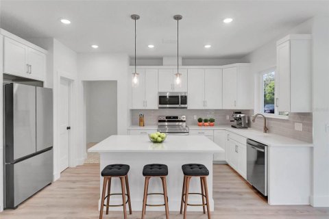 Casa en venta en Winter Park, Florida, 4 dormitorios, 247.31 m2 № 1907871 - foto 2