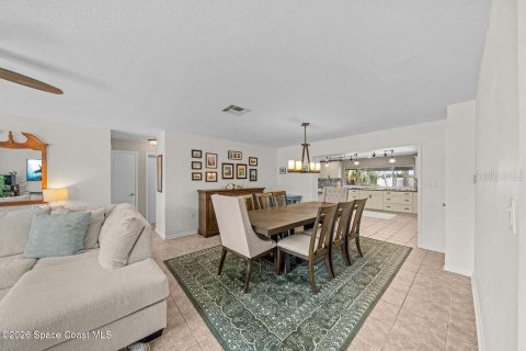 Villa ou maison à vendre à Indian Harbour Beach, Floride: 4 chambres, 200.67 m2 № 2091903 - photo 8