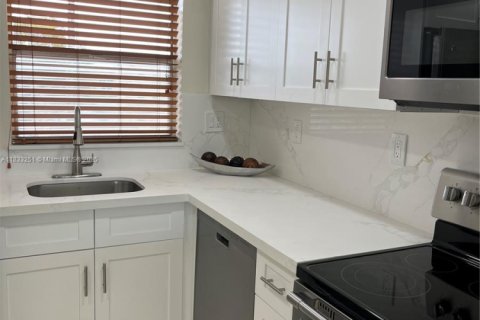 Condominio en venta en Sunrise, Florida, 1 dormitorio, 59.46 m2 № 1960839 - foto 8