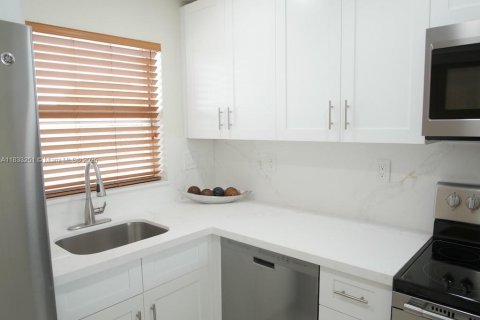 Condominio en venta en Sunrise, Florida, 1 dormitorio, 59.46 m2 № 1960839 - foto 11