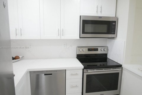 Condominio en venta en Sunrise, Florida, 1 dormitorio, 59.46 m2 № 1960839 - foto 9