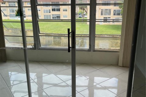 Condominio en venta en Sunrise, Florida, 1 dormitorio, 59.46 m2 № 1960839 - foto 23