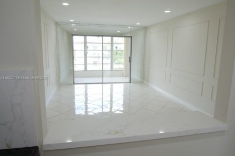Condominio en venta en Sunrise, Florida, 1 dormitorio, 59.46 m2 № 1960839 - foto 3
