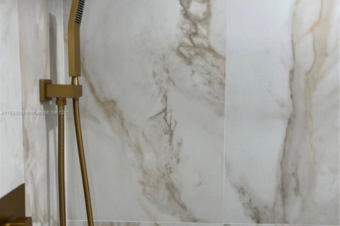 Condominio en venta en Sunrise, Florida, 1 dormitorio, 59.46 m2 № 1960839 - foto 15