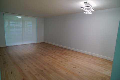 Condominio en venta en Sunrise, Florida, 2 dormitorios, 78.97 m2 № 2155143 - foto 2