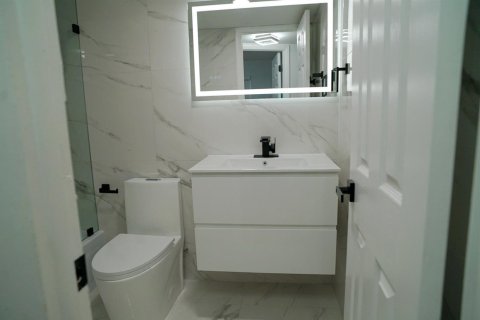 Condominio en venta en Sunrise, Florida, 2 dormitorios, 78.97 m2 № 2155143 - foto 18