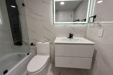 Condominio en venta en Sunrise, Florida, 2 dormitorios, 78.97 m2 № 2155143 - foto 19