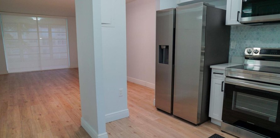 Condominio en Sunrise, Florida, 2 dormitorios  № 2155143