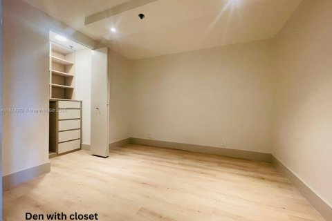 Condo in Key Biscayne, Florida, 1 bedroom  № 1827503 - photo 23